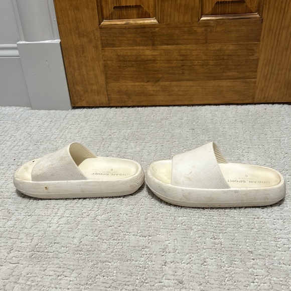 🩴🩴BEACH SHOES🩴🩴 - Picture 3 of 5